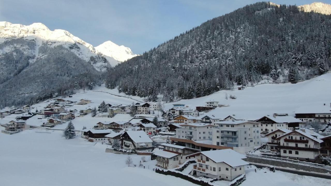 Alpen Gasthof Apartments Hohe Burg Trins Exteriör bild
