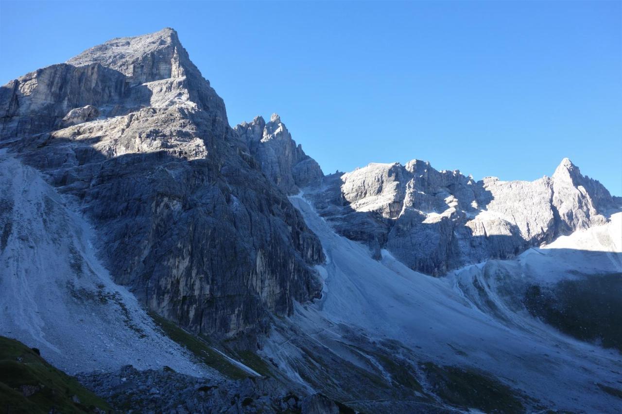 Alpen Gasthof Apartments Hohe Burg Trins Exteriör bild