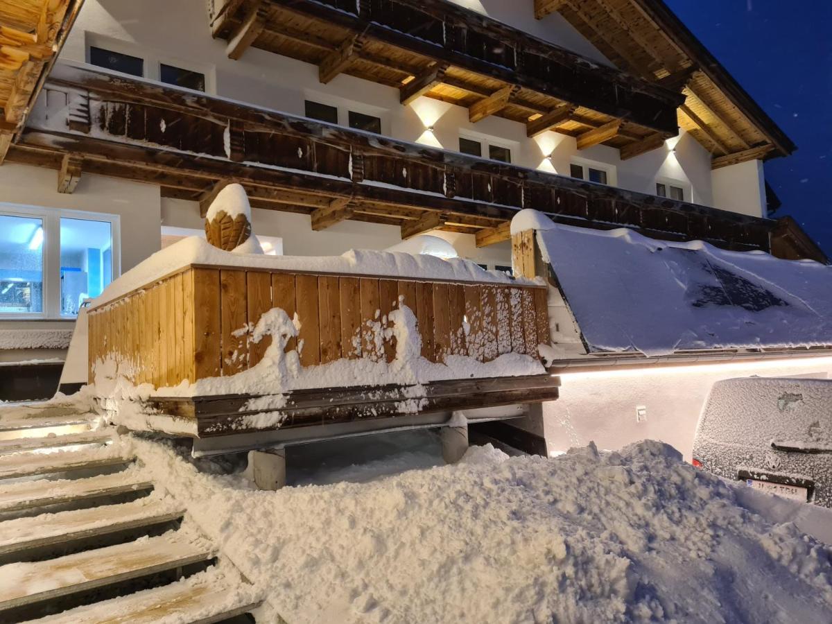 Alpen Gasthof Apartments Hohe Burg Trins Exteriör bild