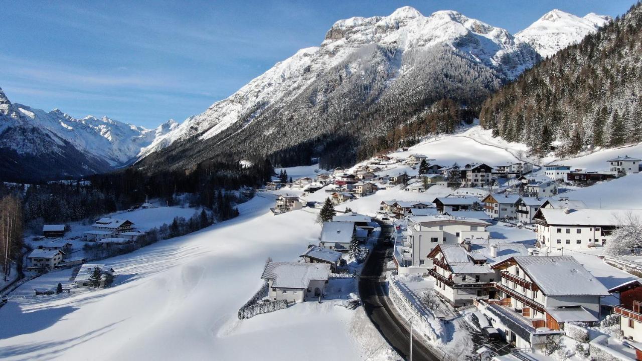 Alpen Gasthof Apartments Hohe Burg Trins Exteriör bild