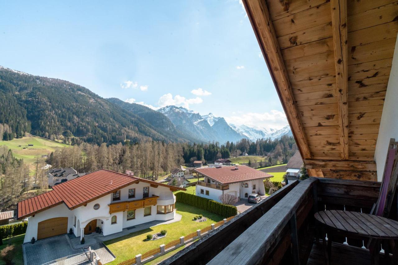 Alpen Gasthof Apartments Hohe Burg Trins Exteriör bild