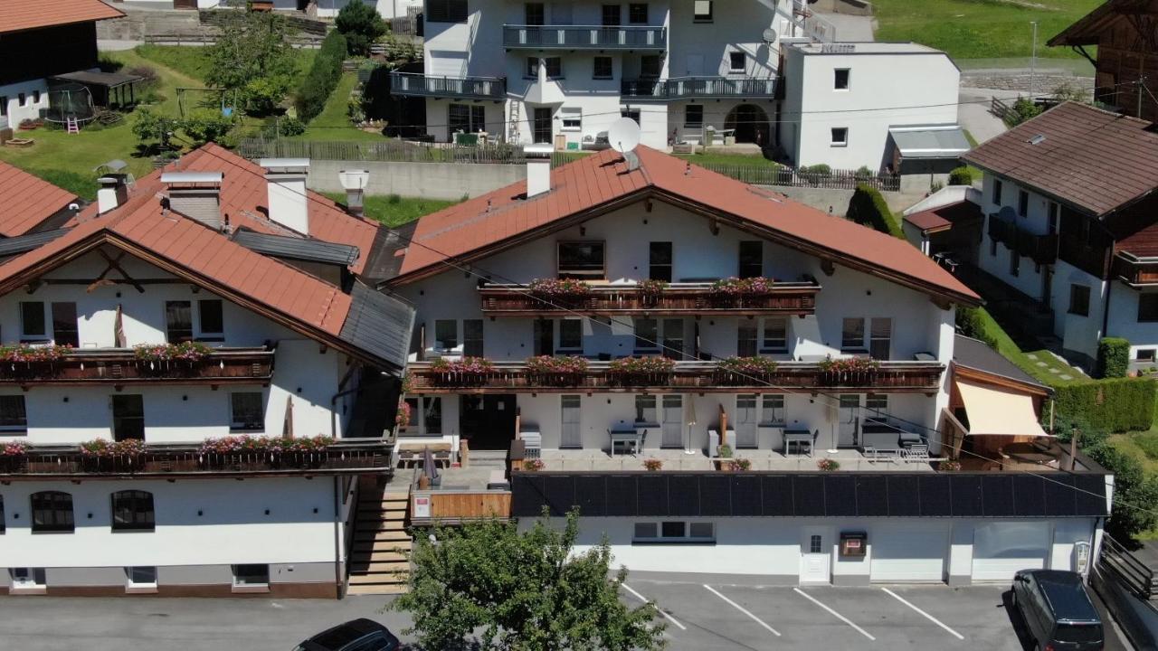 Alpen Gasthof Apartments Hohe Burg Trins Exteriör bild